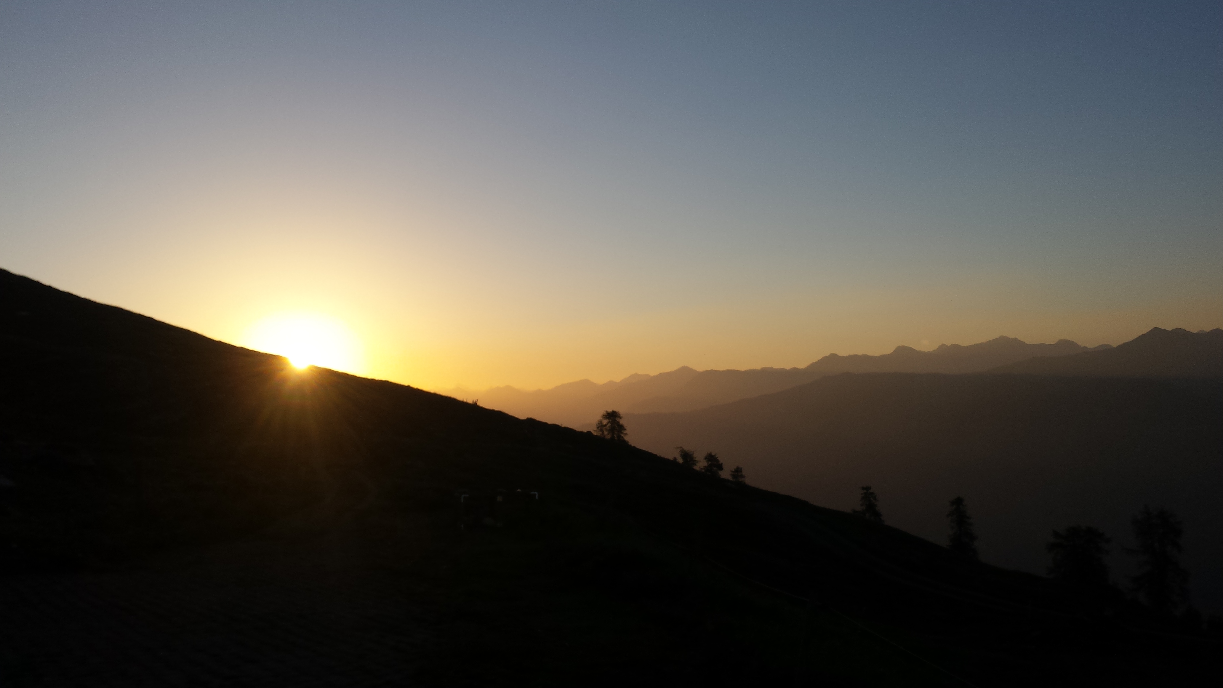 Sonnenaufgang über der Alp Mora September 2016